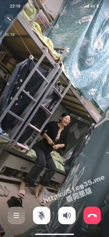 精神小伙指使女友偷拍室友的大奶子 好想上去捏一把呀！-51吃瓜网