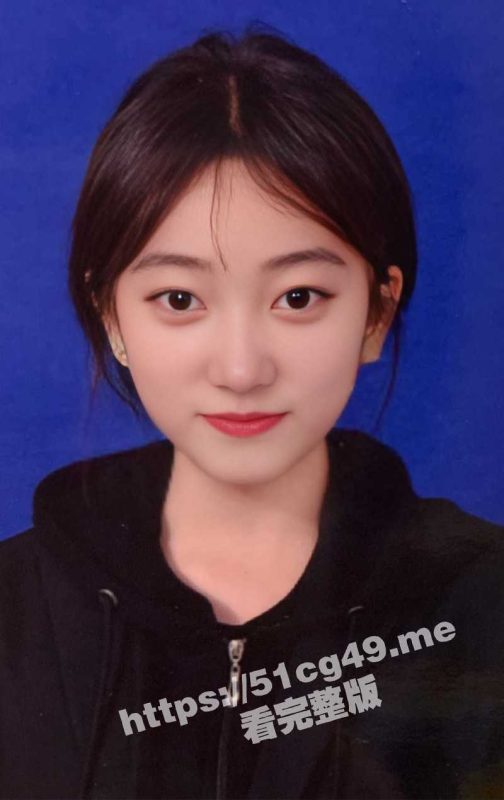 湖南农业大学 黄梦颖 大一清纯学生妹 被学长骗炮拍下不雅视频发到网上 脱了衣服是真的反差-51吃瓜网