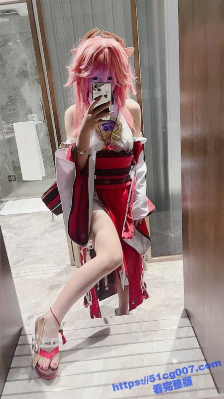 反差萝莉穿各种制服COS给主人操 小穴粉粉的非常可爱 被主人各种姿势抽插爆操-51吃瓜网