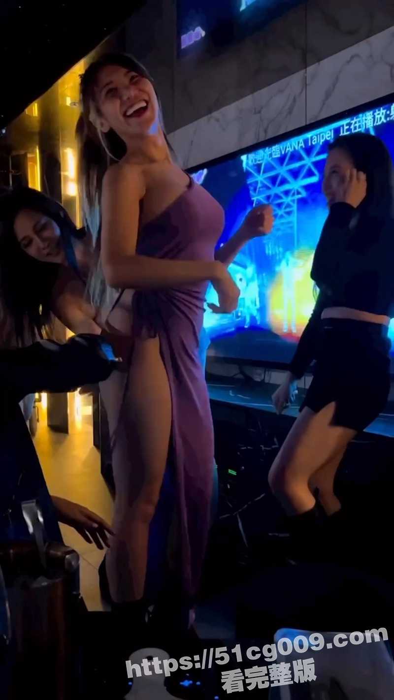 富人圈泄密 上海顶级会所 名媛盛宴 每天都可以选不同的女人带回酒店随便玩弄 - 51吃瓜网-51吃瓜网