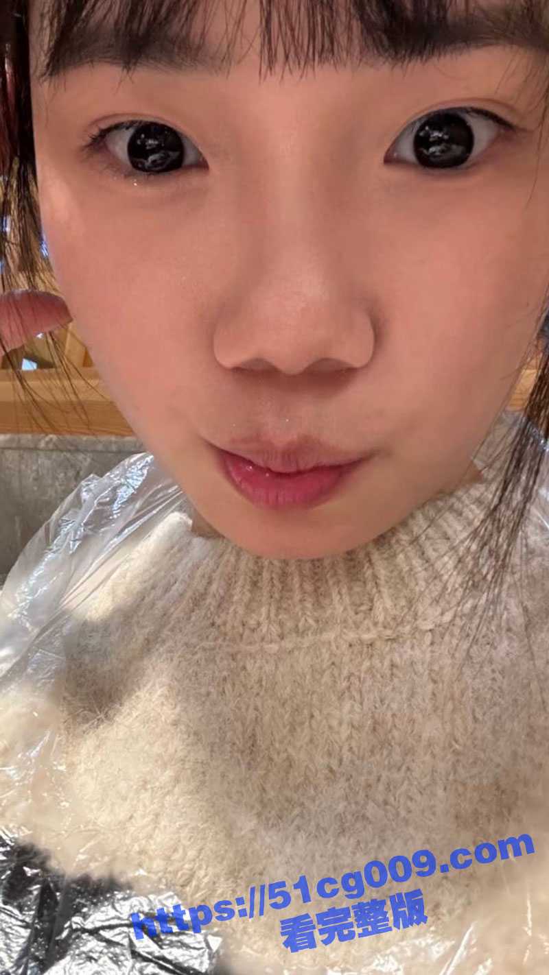 刚满18岁的00后反差邻居嫩妹 在床上非常的害羞 浑圆的屁股和紧致的小穴 太爽了！ - 51吃瓜网-51吃瓜网