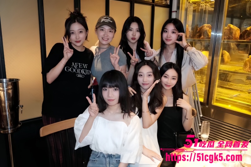 河南洛阳00后高颜值美女 与男友做爱私密视频泄露 美乳骚母狗深喉口交 主动骑乘表情呻吟无比销魂！-51吃瓜网