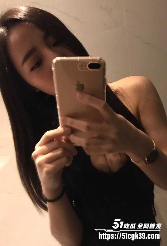 极品高冷美女 不雅视频流出！被富二代包养成淫娃 露脸挨操玩口交 边插边被强制唠骚话 乖巧淫荡超反差！-51吃瓜网