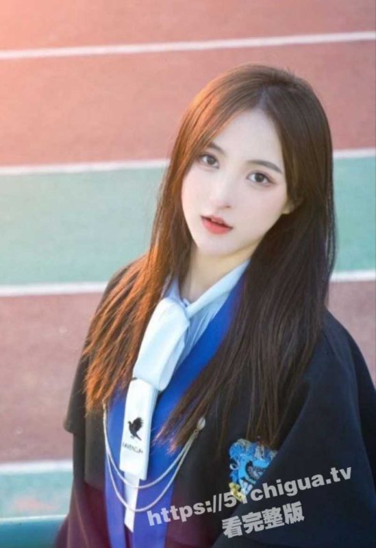 推特王炸女神 西南大学校花 穆诗蔓 与金主裸聊 被要求摸胸脱底裤 露点自拍泄密-51吃瓜网