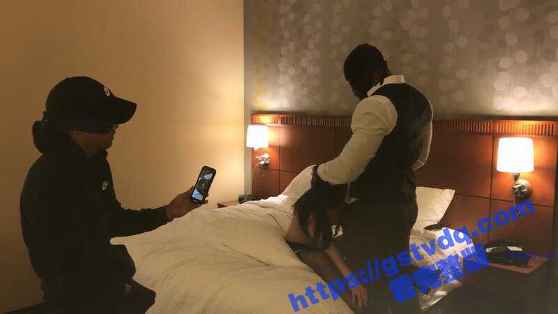 绿帽情侣让包先生爆肏玩弄妻子 自己在一边录像欣赏 公狗腰大黑粗屌爆操嫩穴 无套内射！ - 51吃瓜网-51吃瓜网