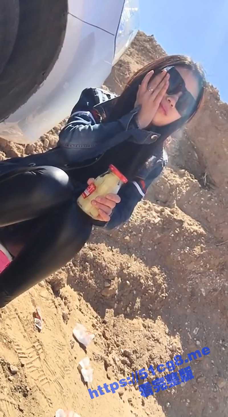 黑丝少妇勾引露出！最爱野战的欲女 经常约炮友野战 超会玩！ - 51吃瓜网-51吃瓜网