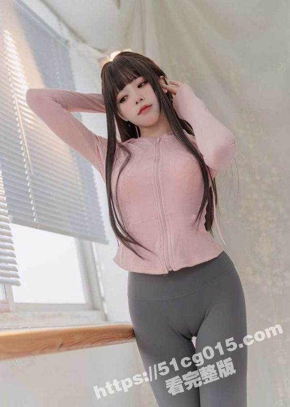 推特高颜值露脸女神 咬一口兔娘 定制福利流出 瑜伽私教课展示完美身姿 一字马无毛美鲍超级诱人！-51吃瓜网