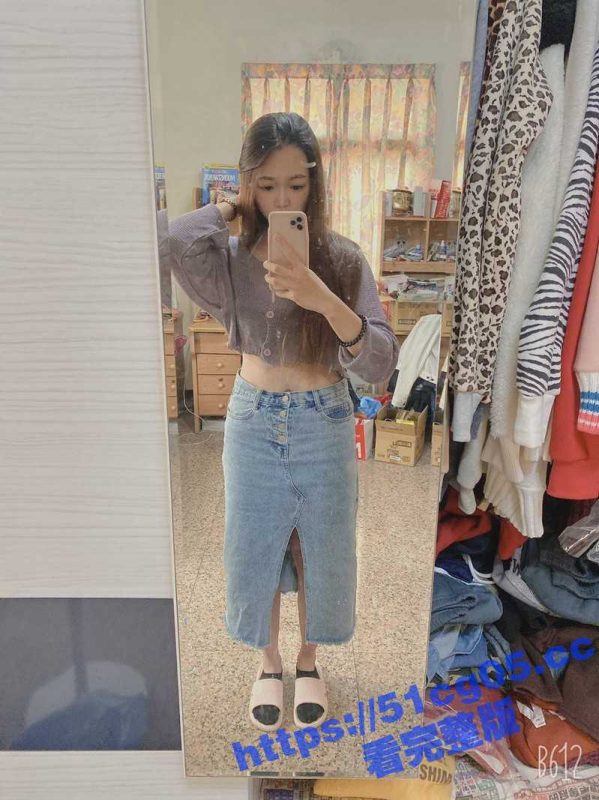 青岛少妇 张巧莉 为了生活所迫 下海接客 开始还一脸不情愿 后面越玩越熟练了-51吃瓜网