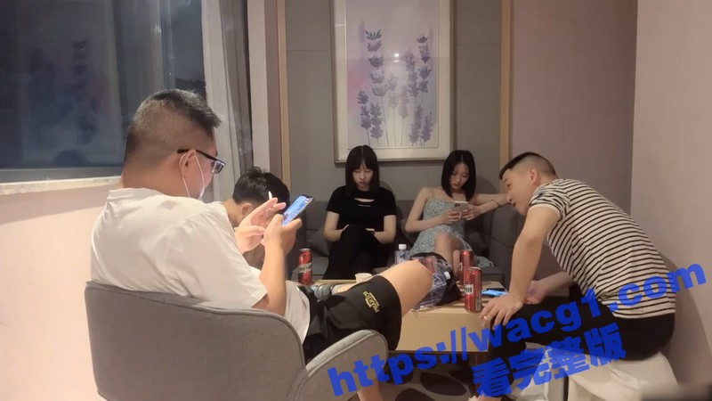 换妻节目刚结束这边乱交又开始了 三男两女淫荡派对 前后夹击浪叫不停！两个妹子骚逼今晚被精液灌满了-51吃瓜网