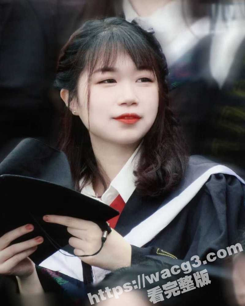 湖北华中科技大学眼镜学霸 张菲琪 沦为性交母狗 一嘴同吃双屌 被掐奶虐到嚎啕大哭 看着真是可怜 - 51吃瓜网-51吃瓜网