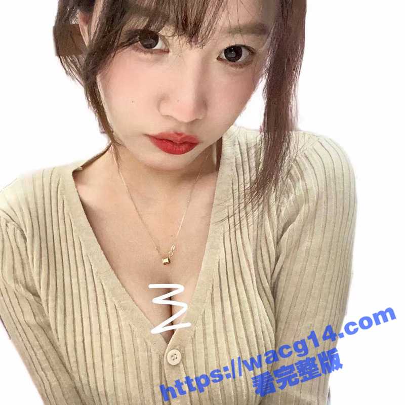 重庆工商职业学院大二学生周雯娅  穿肉丝给学长足交 母狗跪地板求射在屁股上完整版视频曝光！-51吃瓜网