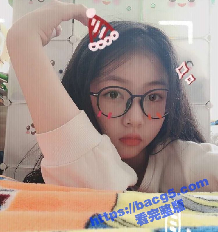 反差眼镜女大学生 被金主调教成骚母狗 各种场合忘我口交 表情销魂口技一流-51吃瓜网